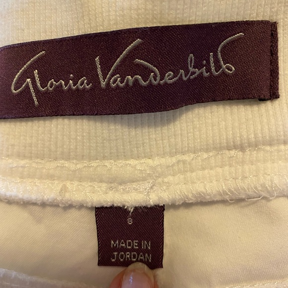 Gloria Vanderbilt Shorts size 8 - Picture 3 of 3